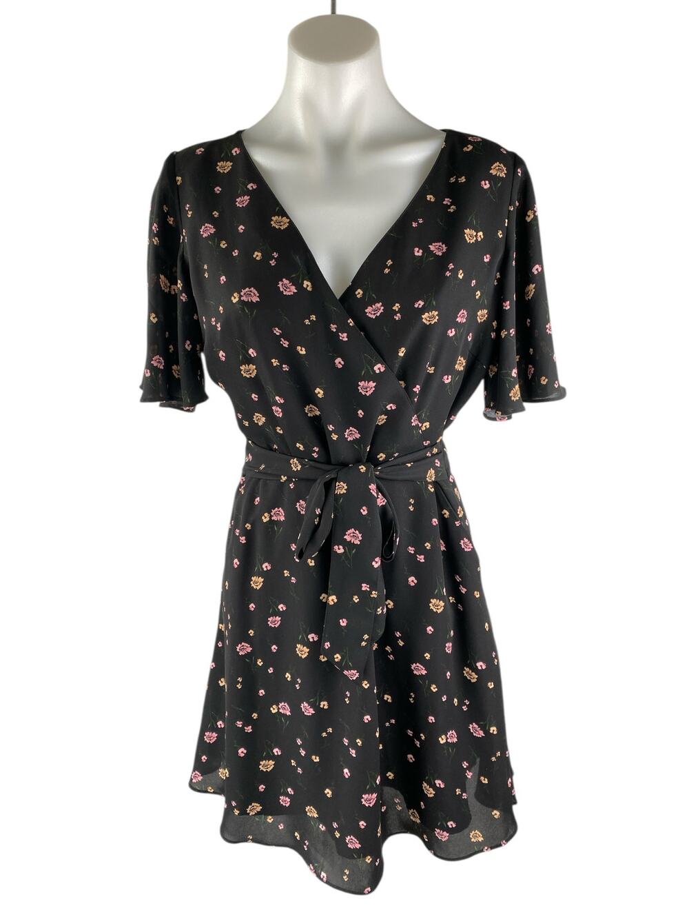 BB Dakota Black Floral V Neck Short Sleeve Tie Mini A-Line Flare Wrap Dress Sz 4